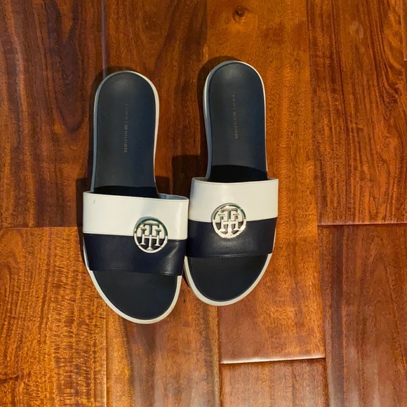 Navy and white Tommy Hilfiger slides - Picture 1 of 3